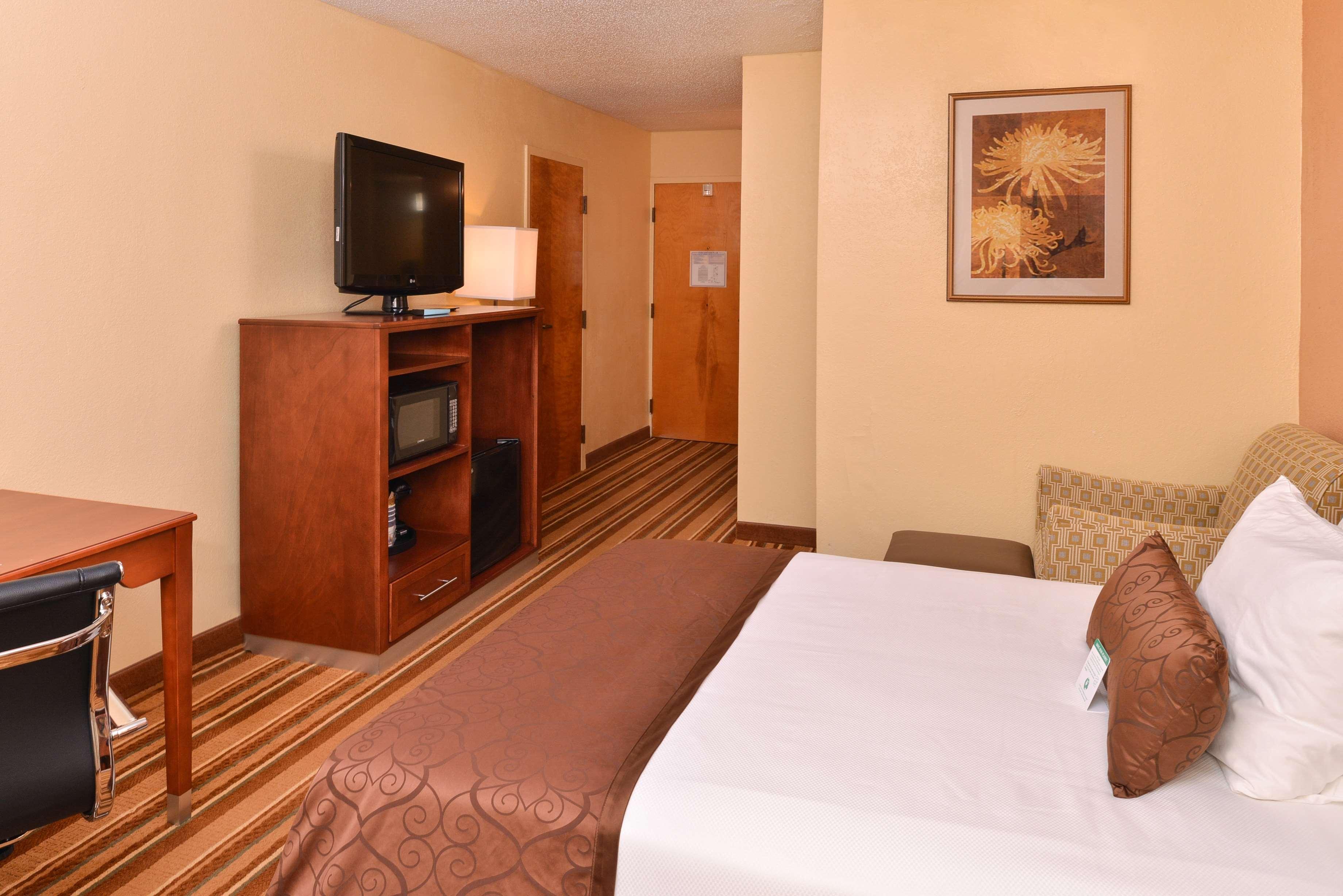 Best Western Plus Richmond Sandston Exterior foto